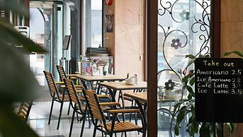 Insadong Crown Hotel