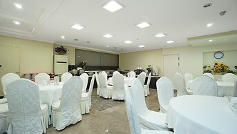 Insadong Crown Hotel