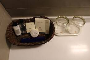 Insadong Crown Hotel