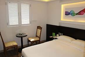 Insadong Crown Hotel