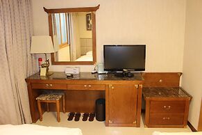 Insadong Crown Hotel