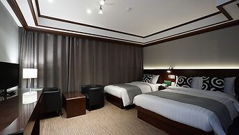 Insadong Crown Hotel