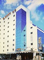 Insadong Crown Hotel