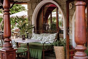 Lill Maison Hotel & City Club