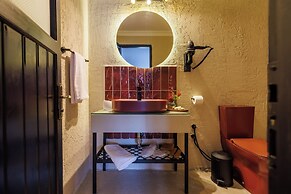 Lill Maison Hotel & City Club
