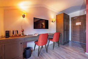 Lill Maison Hotel & City Club