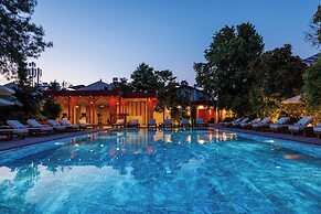 Lill Maison Hotel & City Club
