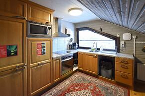 Abisko Guesthouse  & Activities