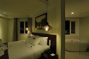 River Suites Hoi An Hotel