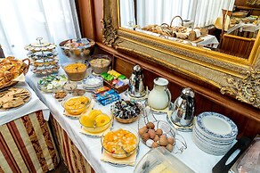 Hotel Churchill