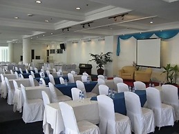 Hotel Supreme Convention Plaza