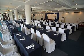 Hotel Supreme Convention Plaza