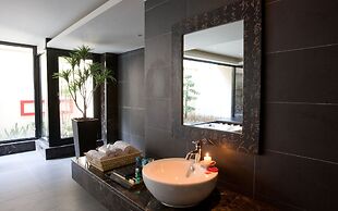 Yes Motel City Resort Paradise