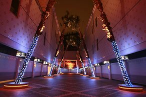 Yes Motel City Resort Paradise