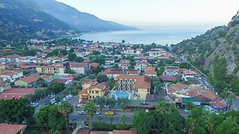 Belcehan Beach Hotel