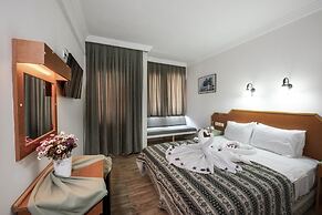 Belcehan Beach Hotel