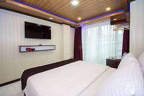 Diamond Water Edge Resort