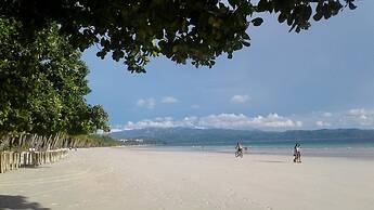 Diamond Water Edge Resort