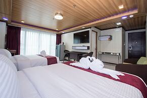 Diamond Water Edge Resort