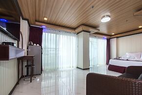 Diamond Water Edge Resort