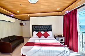 Diamond Water Edge Resort