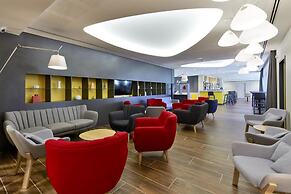 Kyriad Prestige Pau - Zenith - Palais Des Sports