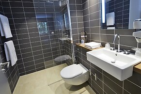 Kyriad Prestige Pau - Zenith - Palais Des Sports