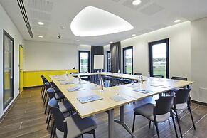 Kyriad Prestige Pau - Zenith - Palais Des Sports
