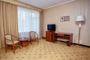 City Hotel Tien Shan