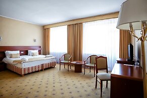 City Hotel Tien Shan