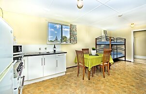 Acclaim Rose Gardens Beachside Holiday Park