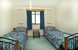 Acclaim Rose Gardens Beachside Holiday Park