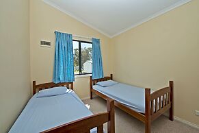 Acclaim Rose Gardens Beachside Holiday Park