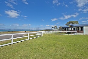 Acclaim Rose Gardens Beachside Holiday Park