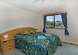 Acclaim Rose Gardens Beachside Holiday Park