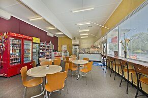 Acclaim Rose Gardens Beachside Holiday Park