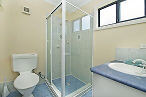 Acclaim Rose Gardens Beachside Holiday Park