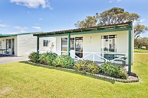Acclaim Rose Gardens Beachside Holiday Park