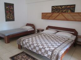 Bamboo Bungalow Resthouse