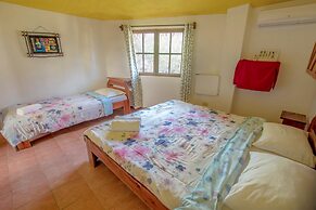 Bamboo Bungalow Resthouse