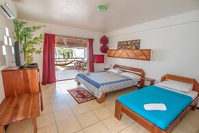 Bamboo Bungalow Resthouse