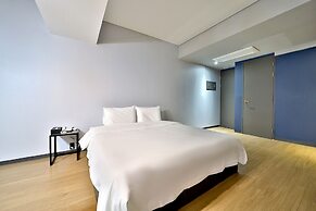 Hound Hotel Seomyeon 1st Street