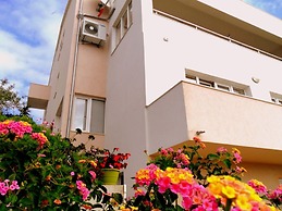 Apartments Pera