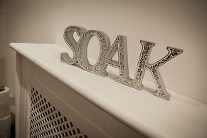 Central Suite - Simple2let Serviced Apartments