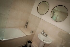 Central Suite - Simple2let Serviced Apartments