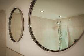 Central Suite - Simple2let Serviced Apartments