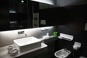 miLoft Guest Rooms & Terrace