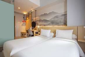 HARRIS Hotel & Conventions Gubeng Surabaya