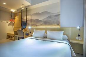 HARRIS Hotel & Conventions Gubeng Surabaya