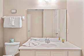 Vista Cay by Orlando Resort Rentals on Universal Boulevard